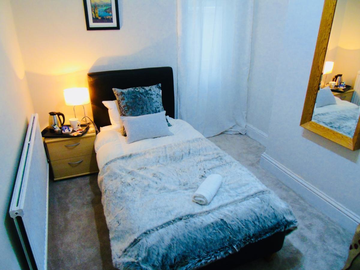 Willows - Cardiff Guest House Bagian luar foto